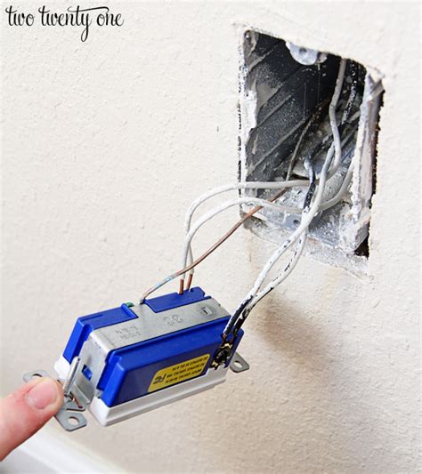 How to Install a USB Wall Outlet {Receptacle Outlet}