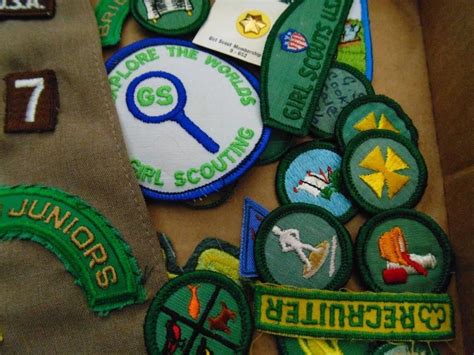 Girl Scout Sash & Badges | Graber Auctions