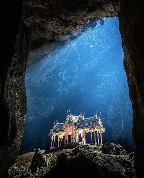 Phraya Nakhon Cave temple : r/Sacredbuildings