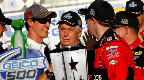 Teamwork leading to Chase success at Team Penske | FOX Sports