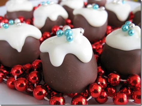 Baking Makes Things Better: Mini Chocolate Christmas Puddings