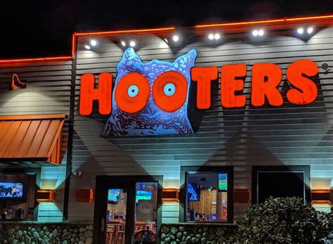 The Real Reasons Hooters Locations Are Disappearing — Eat This Not That