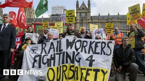 Northern rail workers walk out as strike begins - BBC News