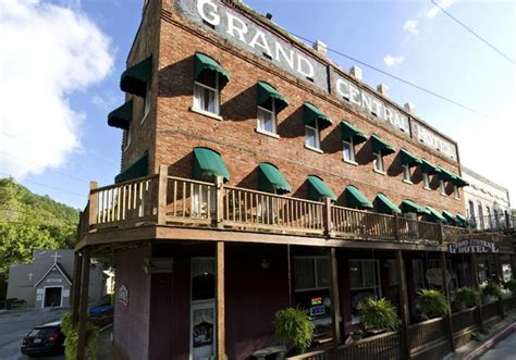 Grand Central Hotel (Eureka Springs, AR) - Resort Reviews ...