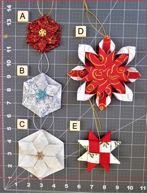 3-960: No-Sew Fabric Christmas Ornaments