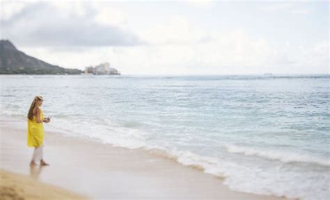 Outrigger Reef Waikiki Beach Resort vacation deals - Lowest Prices ...