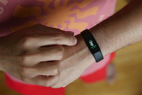 Fitbit Luxe Review: Beautifully Designed, Modest In Size | Digital Trends