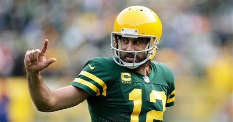 Aaron Rodgers Reportedly Received Alternate Treatment Instead of COVID ...