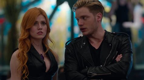 Shadowhunters Clary and Jace - Bookstacked