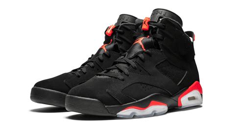 Купить кроссовки Air Jordan 6 Retro Black Infrared (2019) 384664-060 в ...