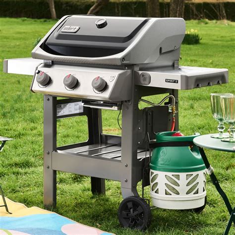 Weber Spirit II E-310 gas barbecue review: tried and tested | Ideal Home