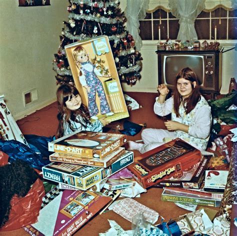 30 Intimate Snapshots Show How Americans Enjoyed Christmas in the 1970s ~ Vintage Everyday