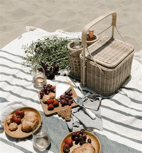 Beach Picnic Basket Ideas - foodrecipestory