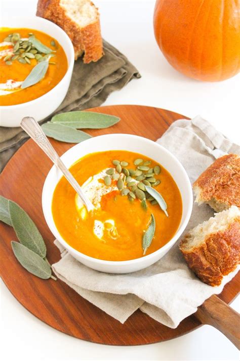 Spiced & Creamy Slow Cooker Pumpkin Soup (Veggie-Packed) - fANNEtastic food