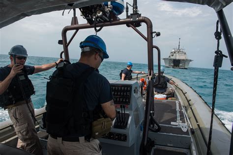 USS Fort Worth Crew 104, Air, Surface Dets to Return Home | Commander ...