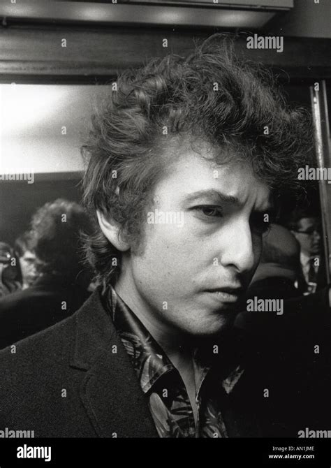 Bob dylan 1965 hi-res stock photography and images - Alamy