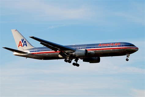 Fichier:American Airlines.Boeing 767-300ER.LHR.2009.jpg — Wikipédia