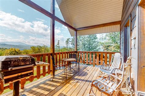 Awesome View Cabin in Sevierville w/ 1 BR (Sleeps4)