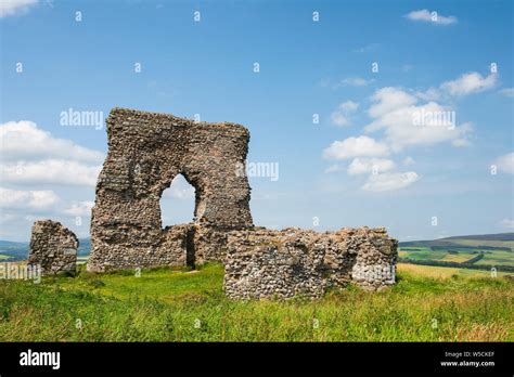 Dunnideer Castle, near Insch, Aberdeenshire, Scotland Stock Photo - Alamy