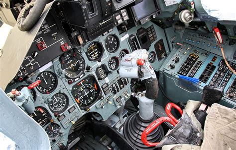 Sukhoi Su-27 Cockpit. | Su 27 flanker, Sukhoi, Cockpit