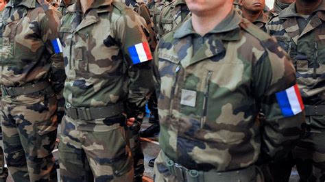 Pourquoi l'État-major de l'armée française débarque sur Twitter - Numerama