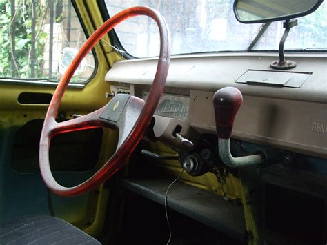 Renault 4L dashboard | Zyga Kijkowski | Flickr