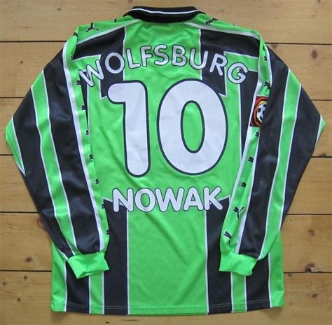 VfL Wolfsburg Home Fußball-Trikots 1999 - 2000. Sponsored by Volkswagen