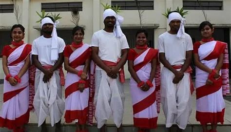 Traditional Dress of Jharkhand [For Men & Women] - World Blaze