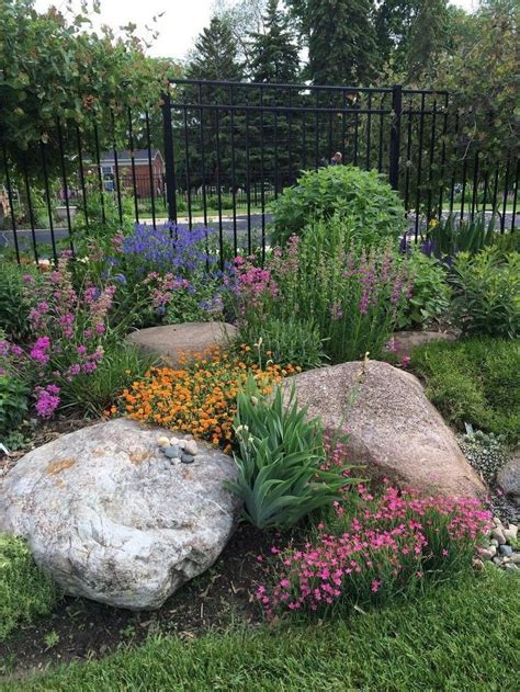 11 Sample Large Rock Landscaping Ideas With Low Cost | Home decorating ...