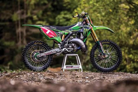 CARSON BROWN BUILDS A TRICK KAWASAKI KX125 TWO-STROKE - Motocross Action Magazine