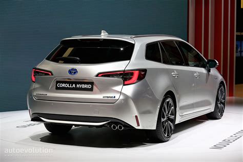 Toyota Corolla 2.0 Hybrid Wagon Hits 100 KM/H in 8.1 Seconds ...