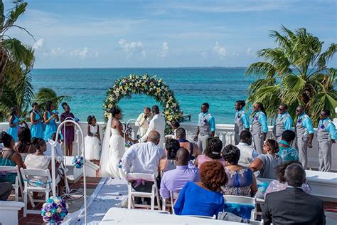 Riu Cancun Weddings Review: The Essential Guide to Choosing Riu Resort | Cancun wedding, Beach ...