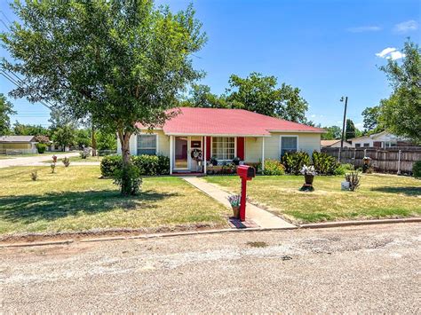 1006 N Ave K, Haskell, TX 79521 - MLS 20108983 - Coldwell Banker