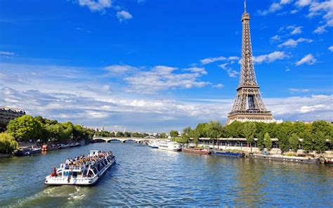 Book the Best Seine River Cruise Tickets & Tours 2021 [COVID-19 Updated]