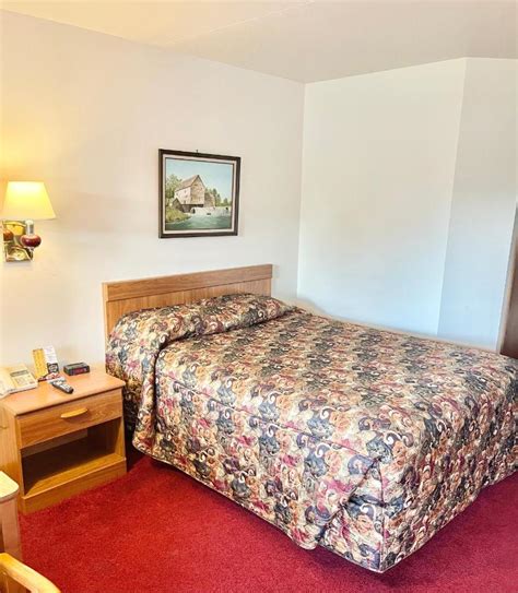 Hotel near Ludington Waterfront Park | Ludington Michigan Motel