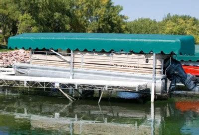 Pontoon Boat Lifts: Reviews of Different Types + The Best to Choose