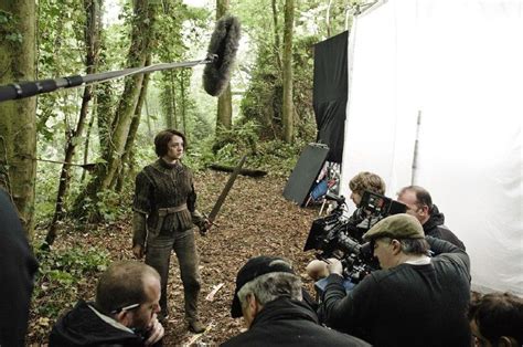 HBO shares unseen Behind-The-Scenes Photo from Game of Thrones - Wiki ...