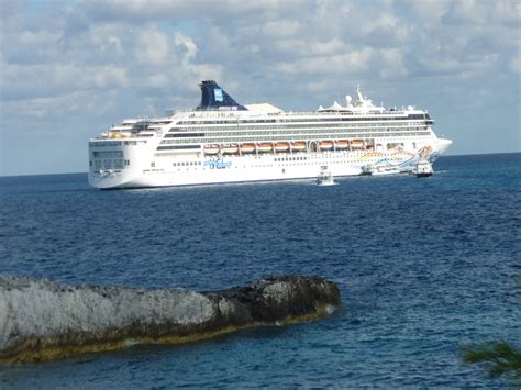Photo-ops: Cruise Ship Port: Great Stirrup Cay - Berry Islands, Bahamas