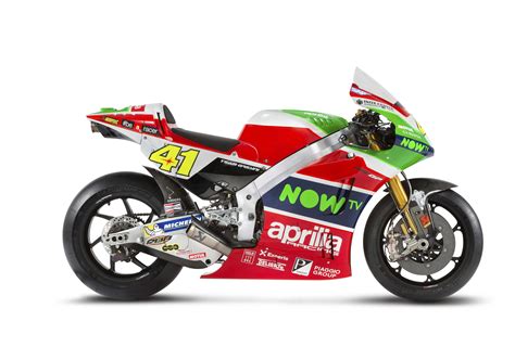 The 2017 Aprilia RS-GP MotoGP Race Bike Debuts - Asphalt & Rubber