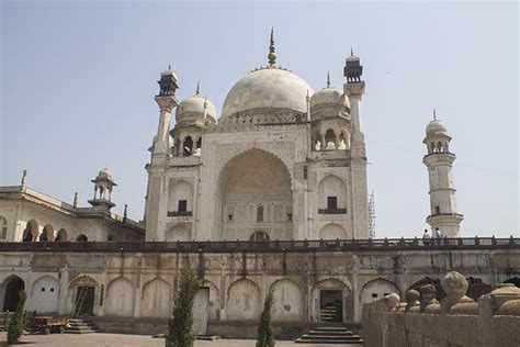 Bibi Ka Maqbara: The Poor Man’s Taj Mahal in Aurangabad, India ...