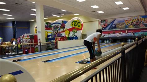 Bowling or ice skating at Chuck E Cheese | Cobone Offers