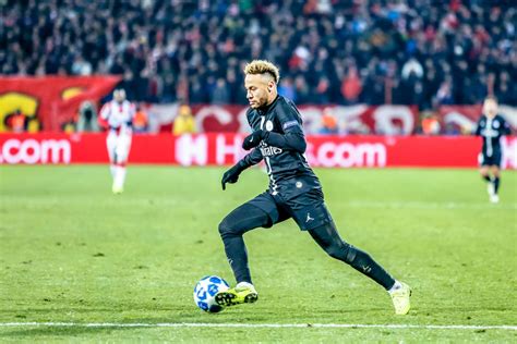 Neymar jednak poza kadrą na mecz z Barceloną [OFICJALNIE] | Transfery.info