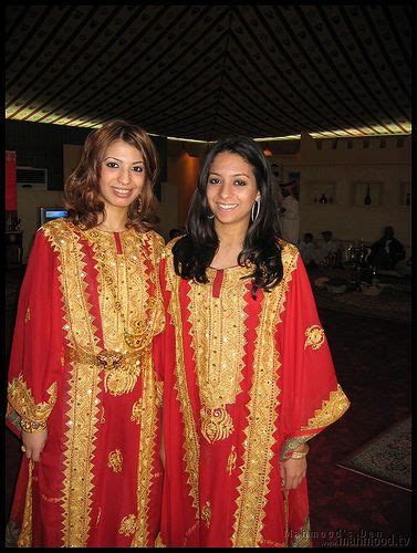 Bahraini dress | Traditional dresses, Kingdom of bahrain, Dresses