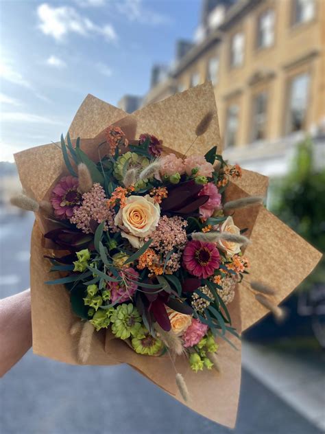 Flower delivery in Bath – Pulteney Bridge Flowers