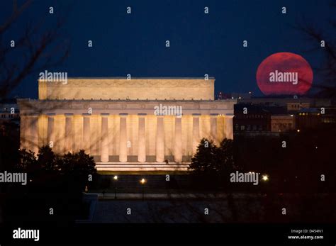 Perigee Moon (201103190001HQ Stock Photo - Alamy