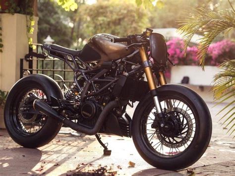 This Custom KTM 390 Duke Is Ready To Race! | BikeDekho