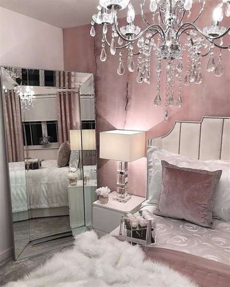 Home Decor Story: Boujee bedroom mirrors