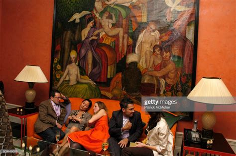 Photo of the molesting couch in the home of Ghislaine Maxwell : r ...