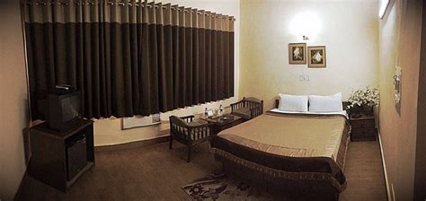 AIRPORT HOTEL (New Delhi) - Hotel Reviews, Photos, Rate Comparison ...