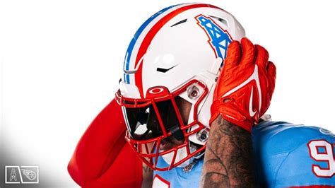 Tennessee Titans Unveil Houston Oilers Throwback Uniforms – SportsLogos ...